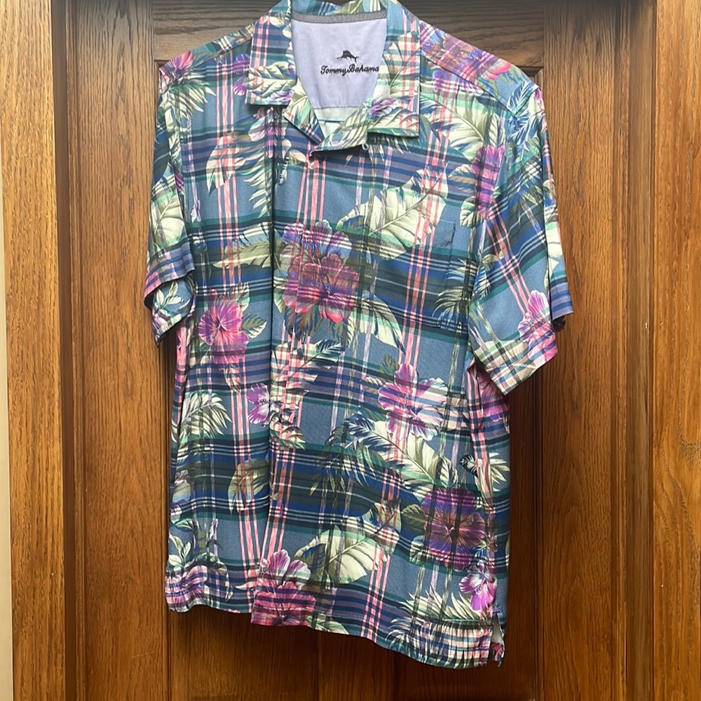 Tommy Bahama silk camp shirt size L, like new
